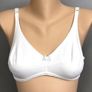 Vintage Warner's The Real McCoy Wireless Bra Size 34B White 1295 Fiberfill Lined